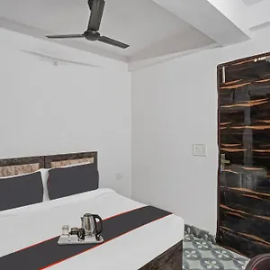 sk-residency-rohini-near-rithala-metro-station.hotelsdelhi.org/